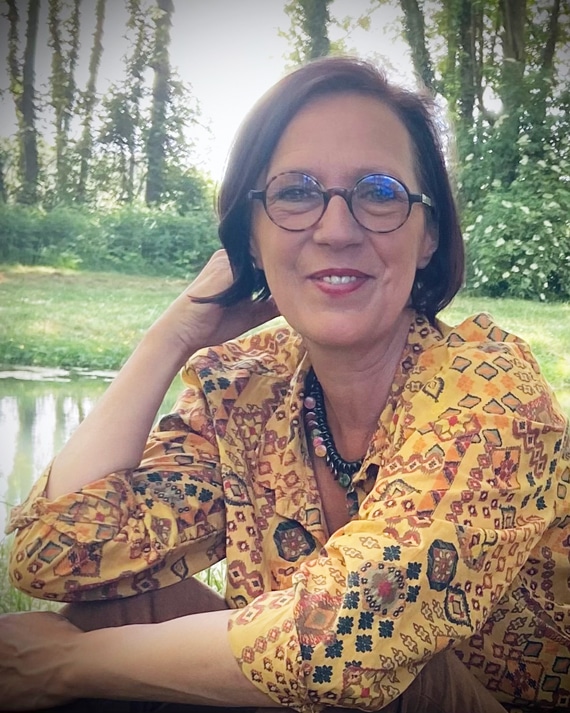 Veronique commerciale Douces Angevines Paris